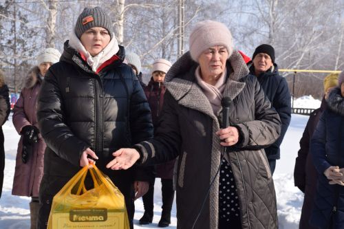 В Вишневой Поляне торжественно открыли мемориальную доску памяти Виктора Картамышева