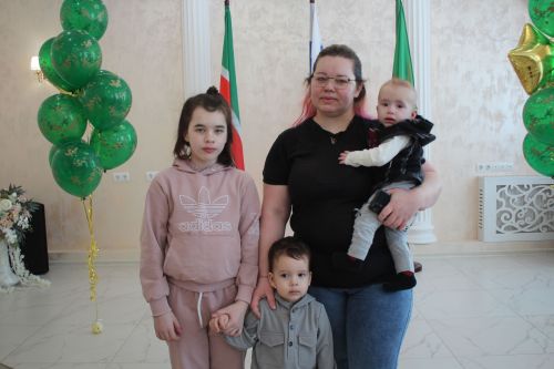 В Нурлате прошла акция «Подарок новорожденному»