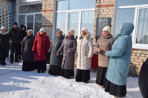 В Вишневой Поляне торжественно открыли мемориальную доску памяти Виктора Картамышева