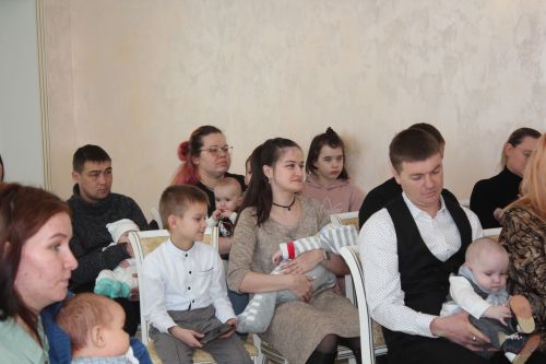 В Нурлате прошла акция «Подарок новорожденному»