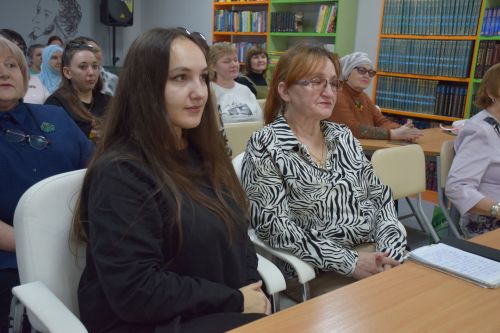 В межпоселенческой центральной библиотеке города Нурлат состоялась презентация новой книги Альфии Тухватуллиной
