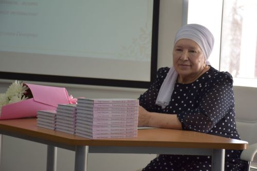 В межпоселенческой центральной библиотеке города Нурлат состоялась презентация новой книги Альфии Тухватуллиной