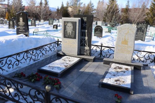 Нурлатцы почтили память легендарного руководителя Габбаса Гиматдинова