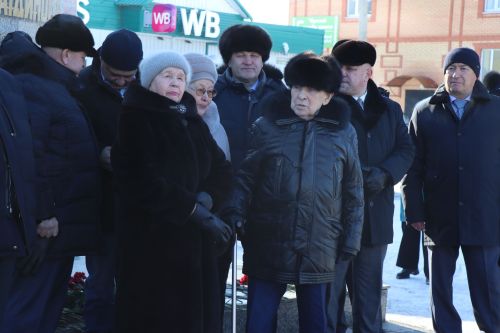 Нурлатцы почтили память легендарного руководителя Габбаса Гиматдинова