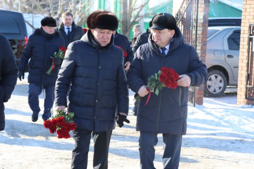 Нурлатцы почтили память легендарного руководителя Габбаса Гиматдинова