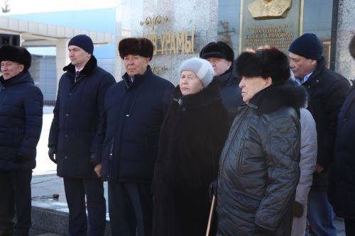 Нурлатцы почтили память легендарного руководителя Габбаса Гиматдинова