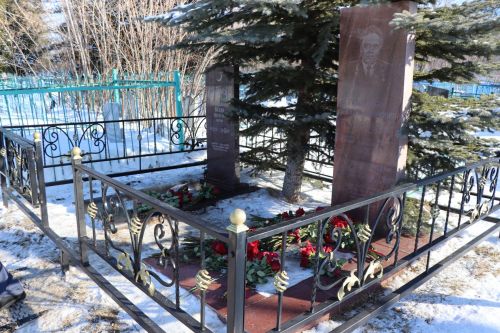 Нурлатцы почтили память легендарного руководителя Габбаса Гиматдинова