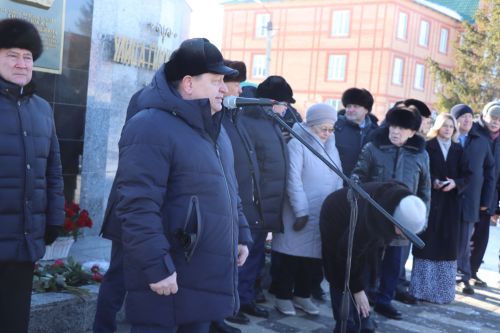 Нурлатцы почтили память легендарного руководителя Габбаса Гиматдинова