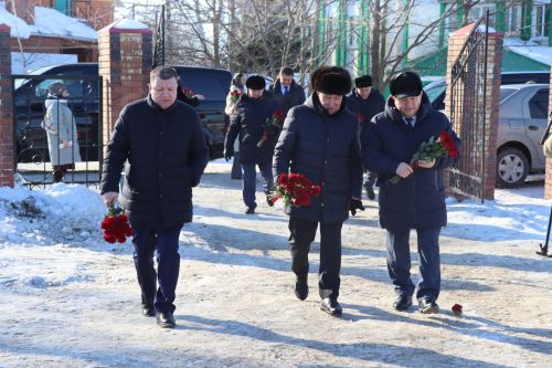 Нурлатцы почтили память легендарного руководителя Габбаса Гиматдинова