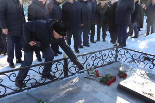 Нурлатцы почтили память легендарного руководителя Габбаса Гиматдинова