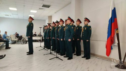 Концерт оркестра ЛенВО для бойцов СВО в казанском госпитале