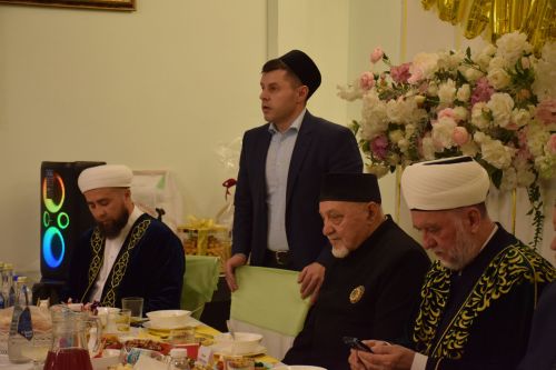 Глава района Дамир Ишкинеев провел традиционный ифтар в честь священного месяца Рамадан