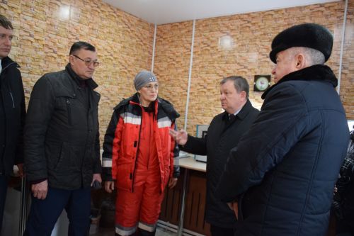 Глава Нурлатского района Дамир Ишкинеев посетил новый завод по производству подсолнечного масла
