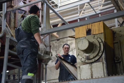 Глава Нурлатского района Дамир Ишкинеев посетил новый завод по производству подсолнечного масла