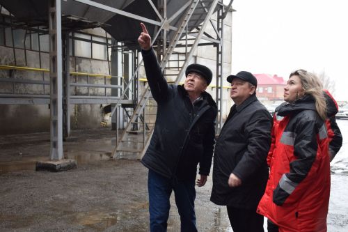 Глава Нурлатского района Дамир Ишкинеев посетил новый завод по производству подсолнечного масла