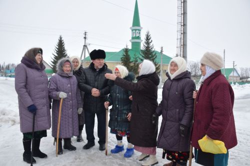 Минталип Минеханов провел традиционный коллективный ифтар для жителей родного села