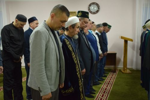Глава района Дамир Ишкинеев провел традиционный ифтар в честь священного месяца Рамадан