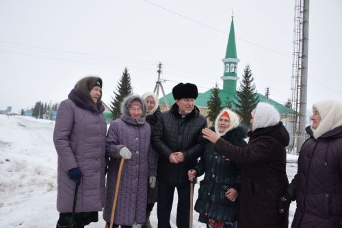 Минталип Минеханов провел традиционный коллективный ифтар для жителей родного села