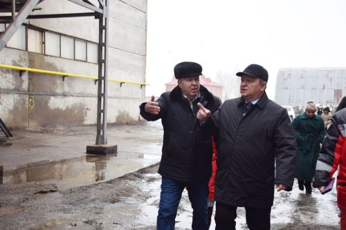 Глава Нурлатского района Дамир Ишкинеев посетил новый завод по производству подсолнечного масла