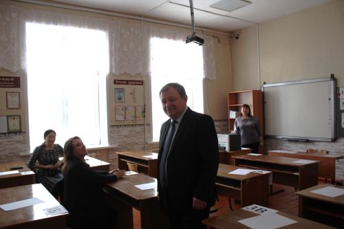 Родители Нурлата испытали на себе, что такое ЕГЭ по математике базового уровня