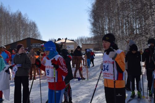 В Нурлате прошли лыжные соревнования памяти ветерана спорта Петра Казакова (+ фоторепортаж)