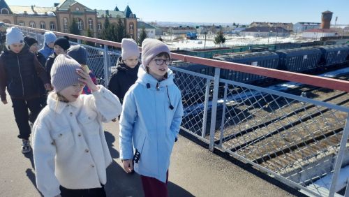 Весенние каникулы без опасности: школьники Нурлата изучают ПДД