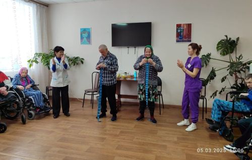 Игры дарят жителям Нурлатского дома престарелых радость и молодость души