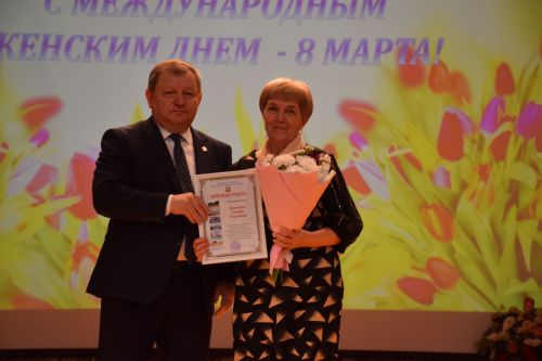 В Нурлате состоялся праздничный концерт в честь Международного женского дня