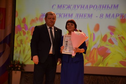 В Нурлате состоялся праздничный концерт в честь Международного женского дня