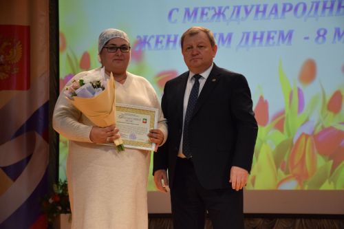 В Нурлате состоялся праздничный концерт в честь Международного женского дня