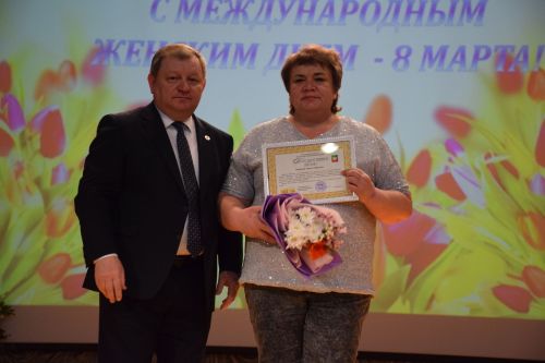 В Нурлате состоялся праздничный концерт в честь Международного женского дня
