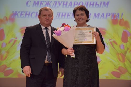 В Нурлате состоялся праздничный концерт в честь Международного женского дня