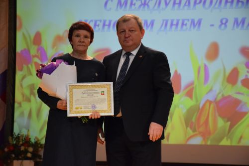 В Нурлате состоялся праздничный концерт в честь Международного женского дня