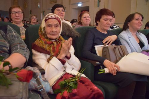 В Нурлате состоялся праздничный концерт в честь Международного женского дня