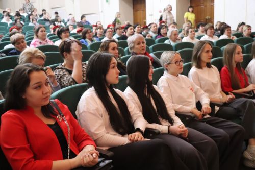 Нурлат стал площадкой для фестиваля студенческих хоров