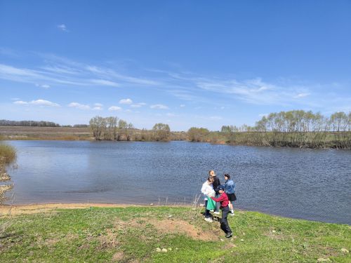 Акция «Чистая планета»: школьники Старых Челнов убрали берег водоема