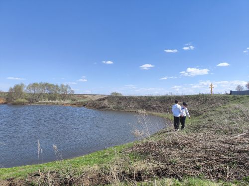 Акция «Чистая планета»: школьники Старых Челнов убрали берег водоема