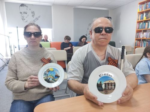 В коллекцию Нурлатской библиотеки добавились эксклюзивные сувенирные тарелки