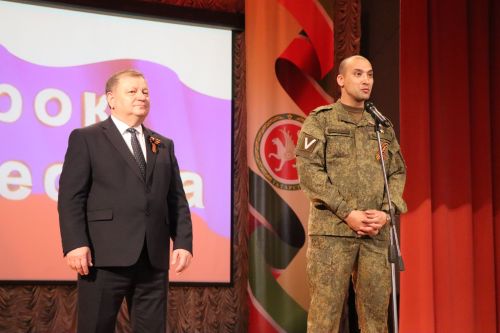 Герой России Расим Баксиков провел Урок мужества для нурлатских школьников (+ фоторепортаж)