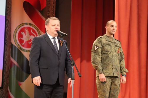 Герой России Расим Баксиков провел Урок мужества для нурлатских школьников (+ фоторепортаж)