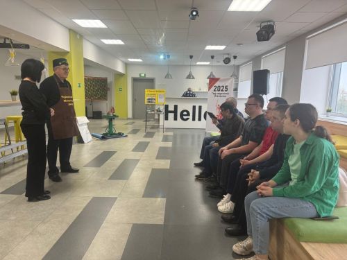 Чекан-бабай провел мастер-класс по чеканке монет в КДЦ «Грани»