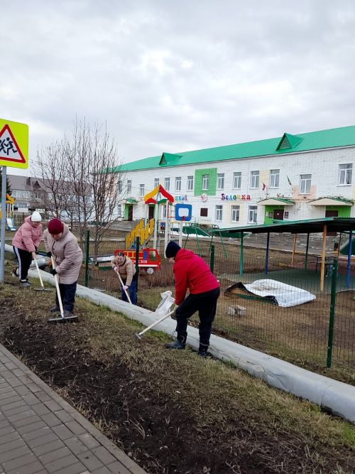 В нурлатских школах прошли массовые субботники