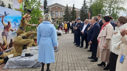 Юнармейцы Нурлатской школы №1 воссоздали сцену из картины «Штурм Сапун-горы»