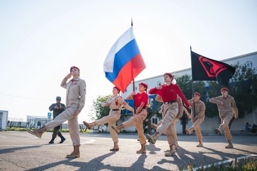 Школьница из Нурлата с честью представила Татарстан на Параде Победы в ВДЦ «Смена»