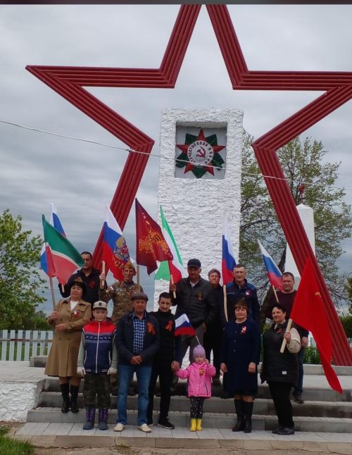В Староальметьевском сельском поселении почтили память героев Великой Отечественной войны