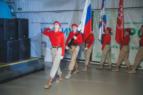 Школьница из Нурлата с честью представила Татарстан на Параде Победы в ВДЦ «Смена»