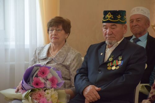 В Международный день семьи в Нурлате чествовали юбиляров супружеской жизни