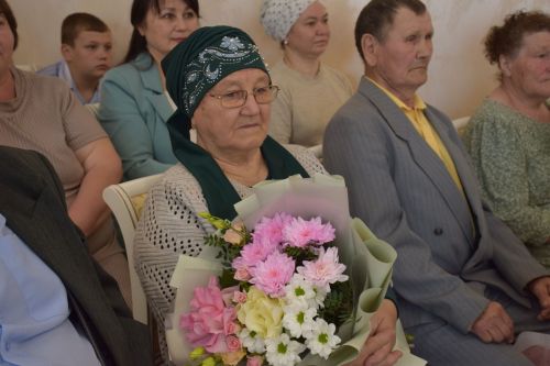 В Международный день семьи в Нурлате чествовали юбиляров супружеской жизни