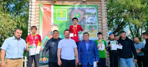 Юные нурлатские борцы снова радуют болельщиков своими успехами