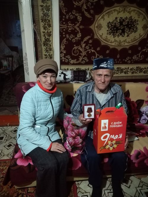 С благодарностью к героям: поздравления ветеранам ВОВ и семьям СВО в Курманаево